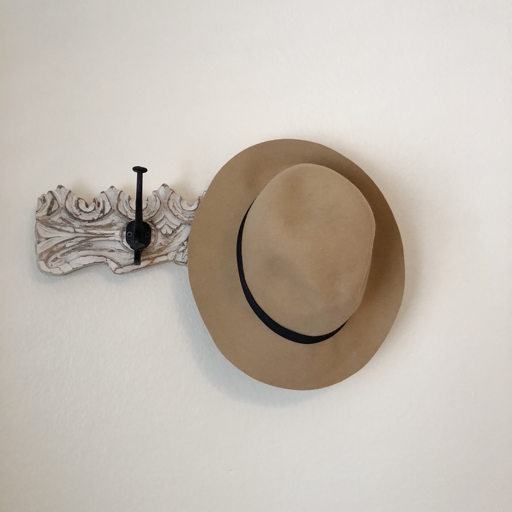 THE HATTER COMPANY tan felt hat